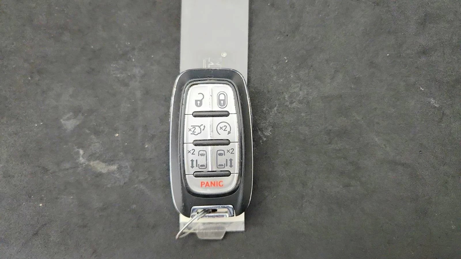 Used 2023 Chrysler Pacifica Touring-L FWD image 13