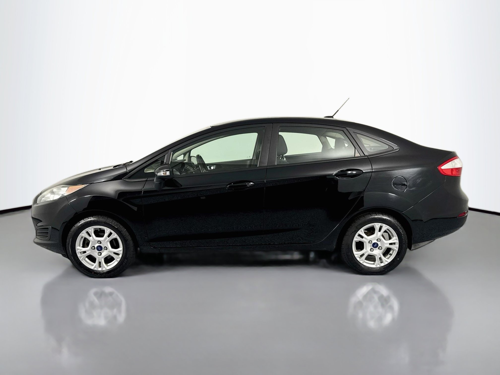 Used 2016 Ford Fiesta SE FWD image 8