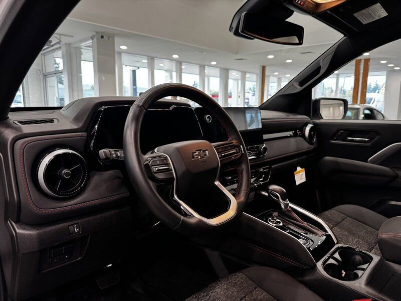 Used 2024 Chevrolet Colorado Z71 w/ Z71 Convenience Package 2 image 13