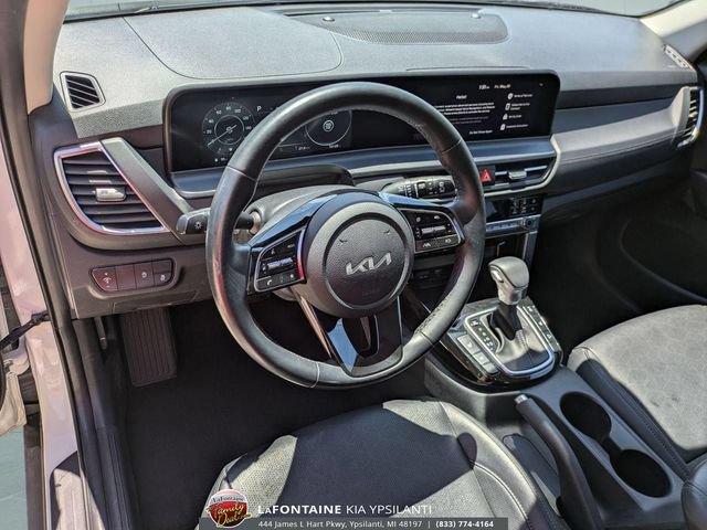 Certified 2024 Kia Seltos EX AWD/4WD image 11