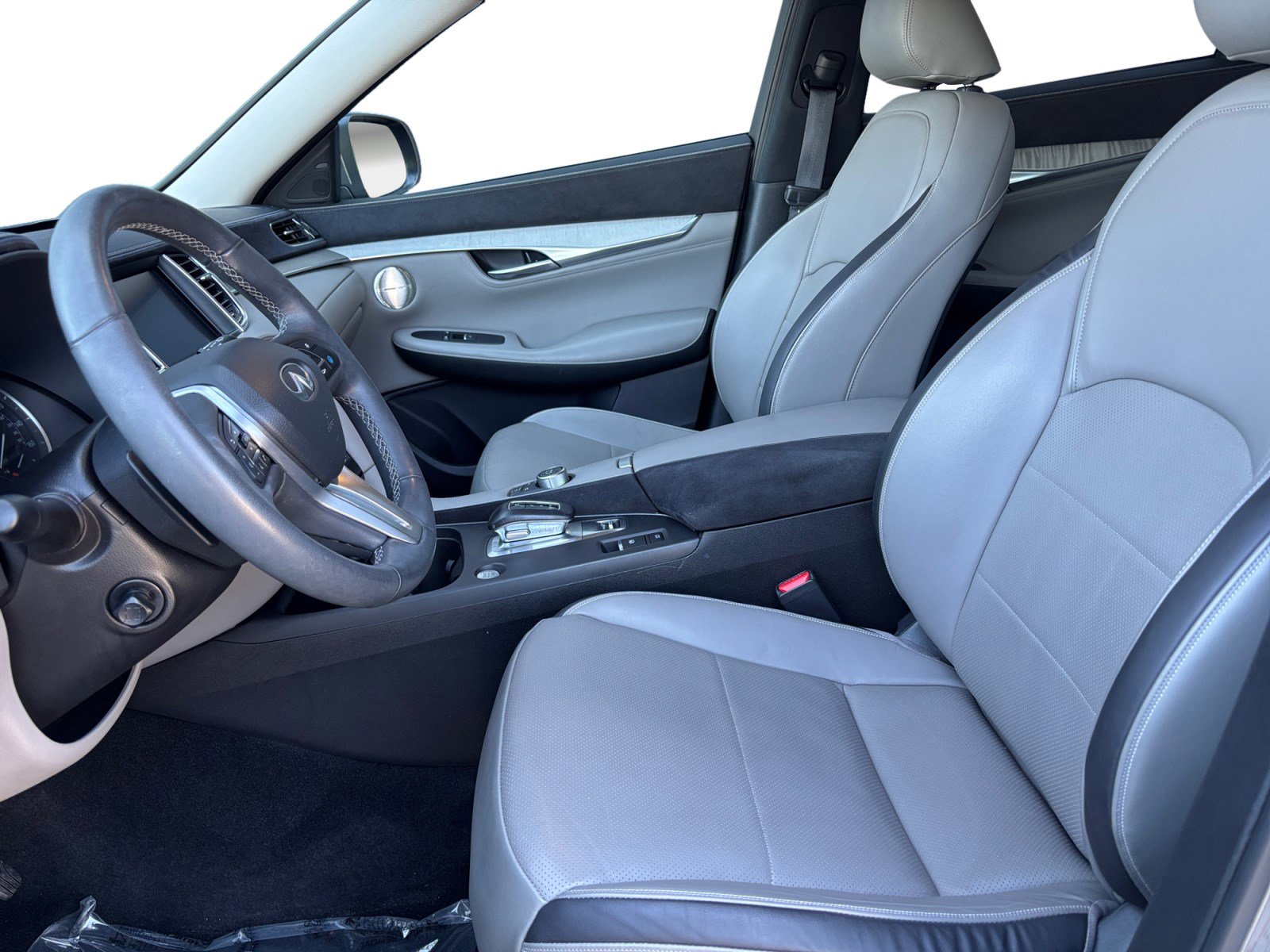 Used 2023 INFINITI QX50 Sensory image 9