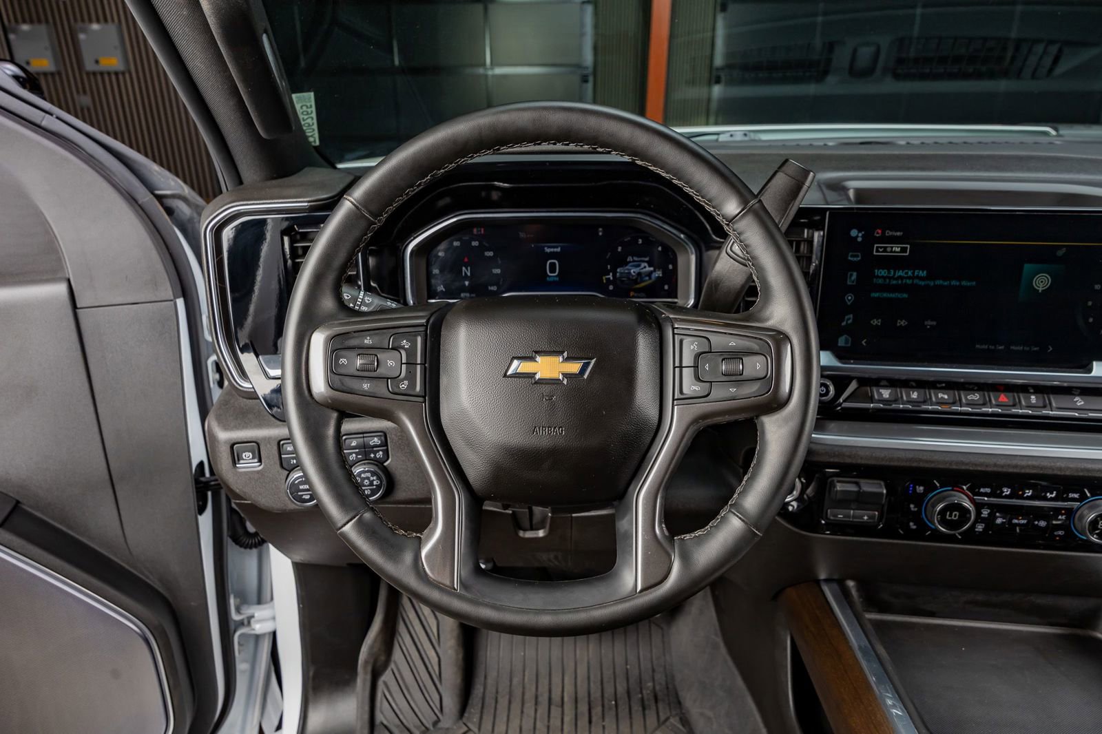 Used 2025 Chevrolet Silverado 2500 High Country w/ Technology Package image 20
