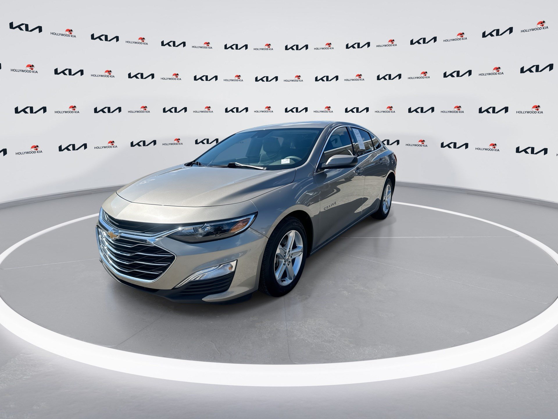 Used 2024 Chevrolet Malibu LS w/ Driver Confidence Package FWD image 4