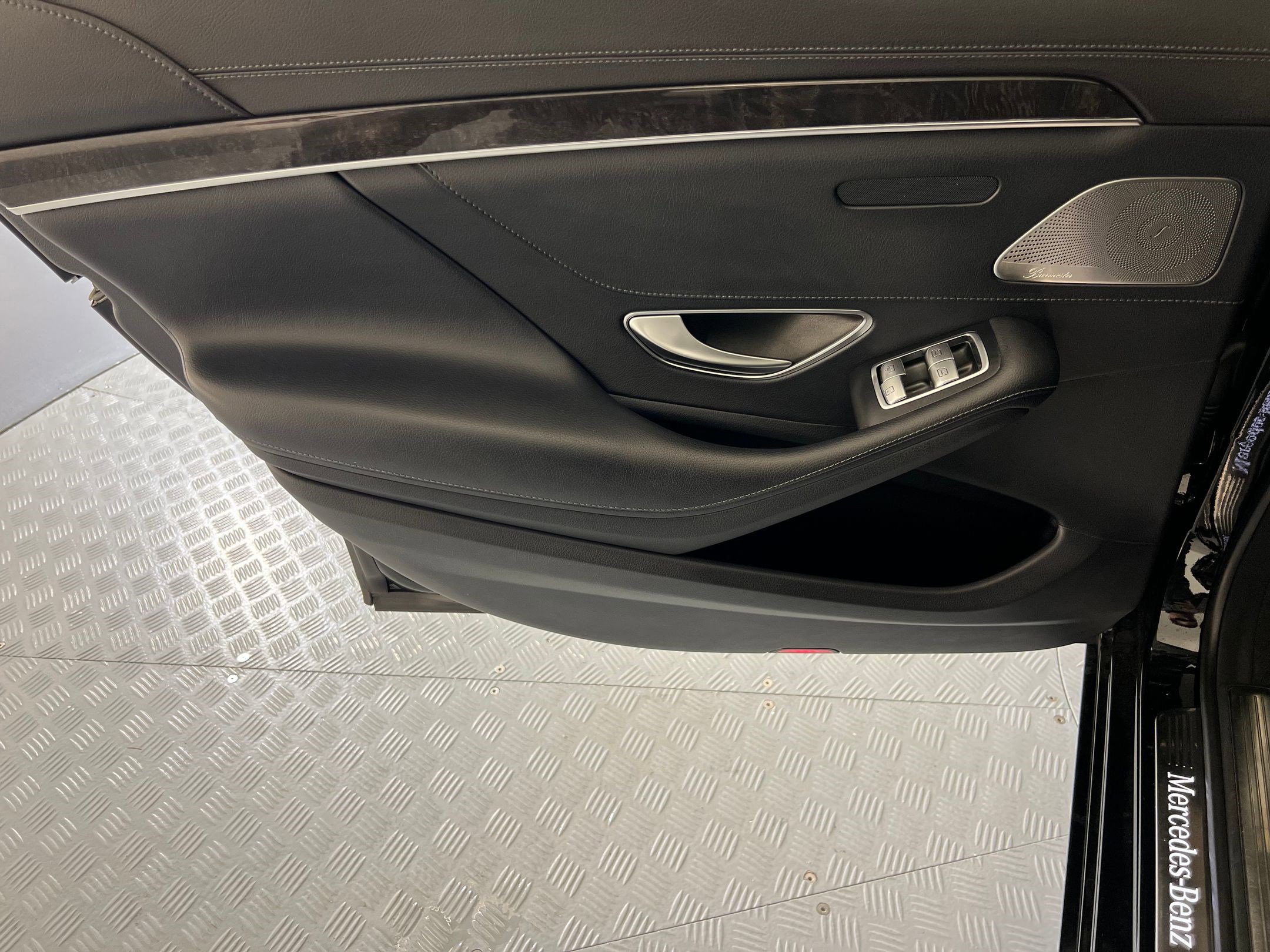 Used 2019 Mercedes-Benz S 450 Sedan image 32