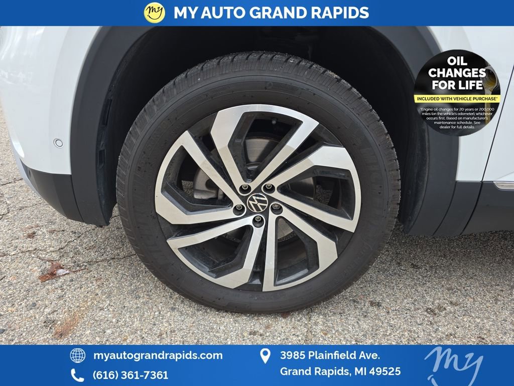 Used 2021 Volkswagen Atlas SEL Premium image 38