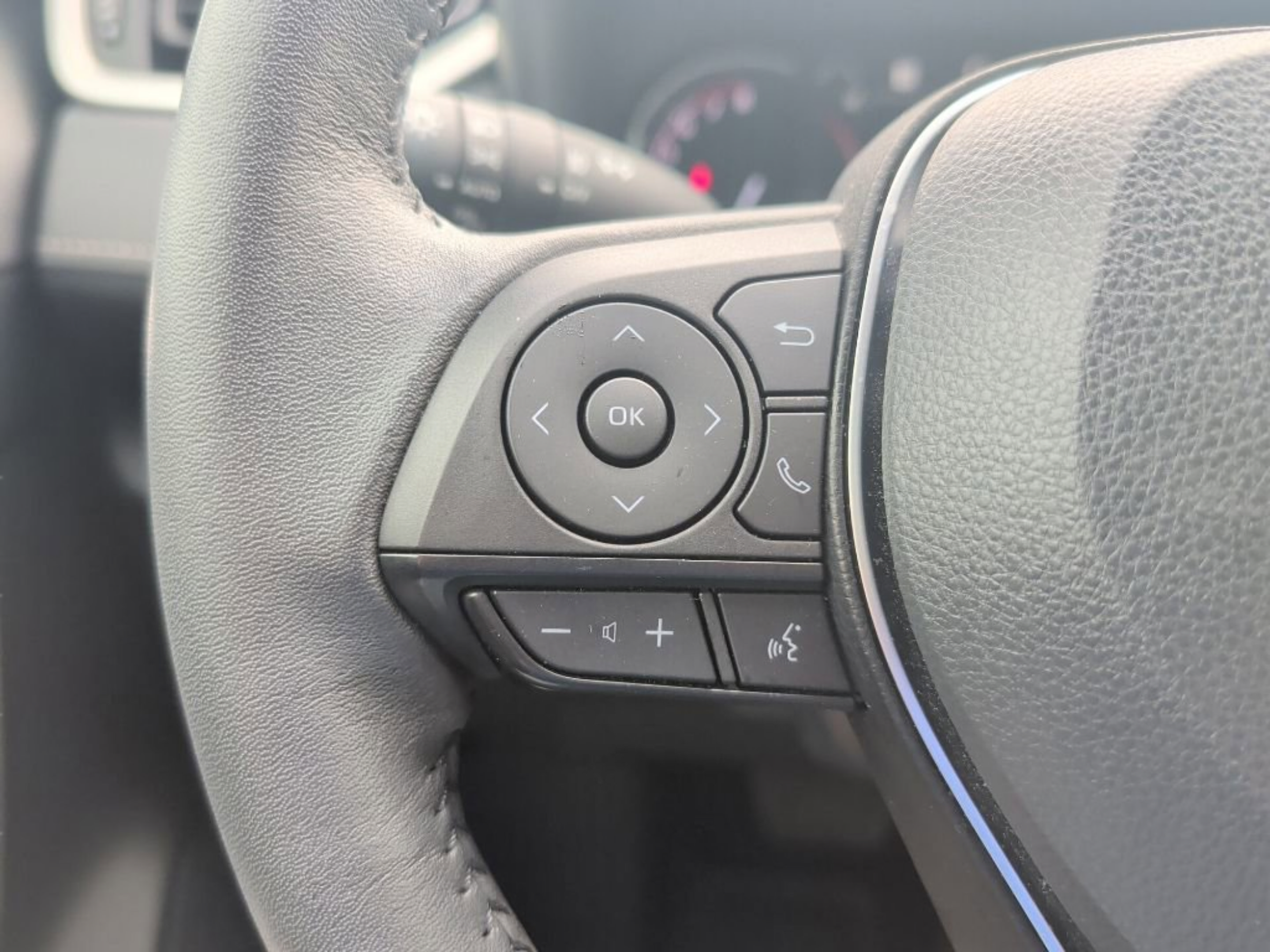 Used 2024 Toyota RAV4 XLE Premium AWD/4WD image 18
