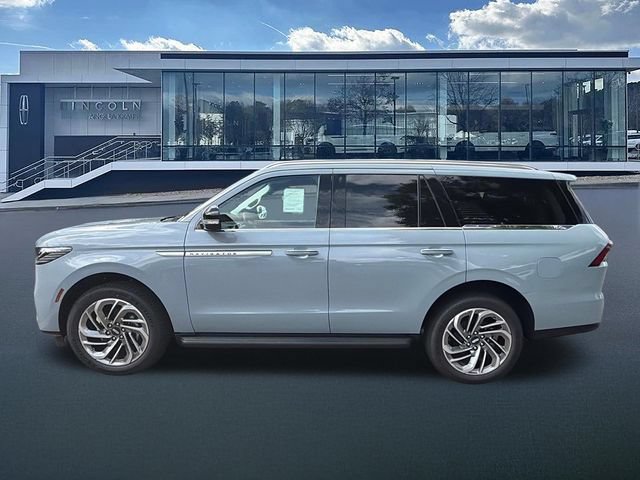 New 2027 Lincoln Navigator Premiere RWD image 4