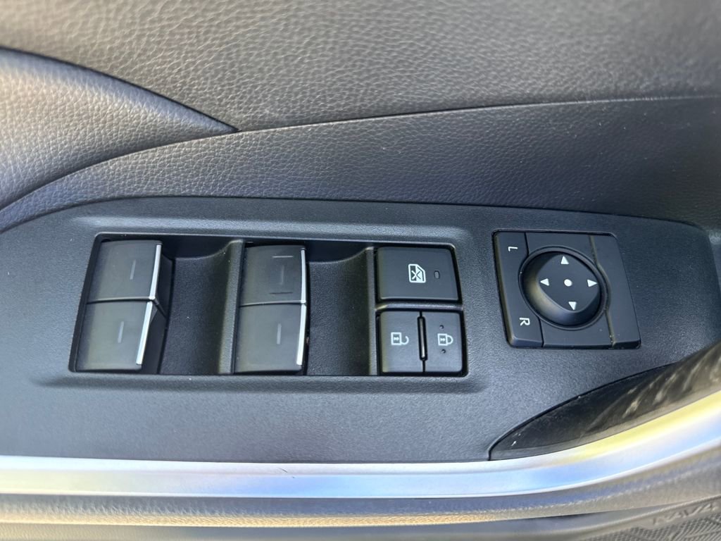 Used 2022 Toyota RAV4 XLE Premium image 15