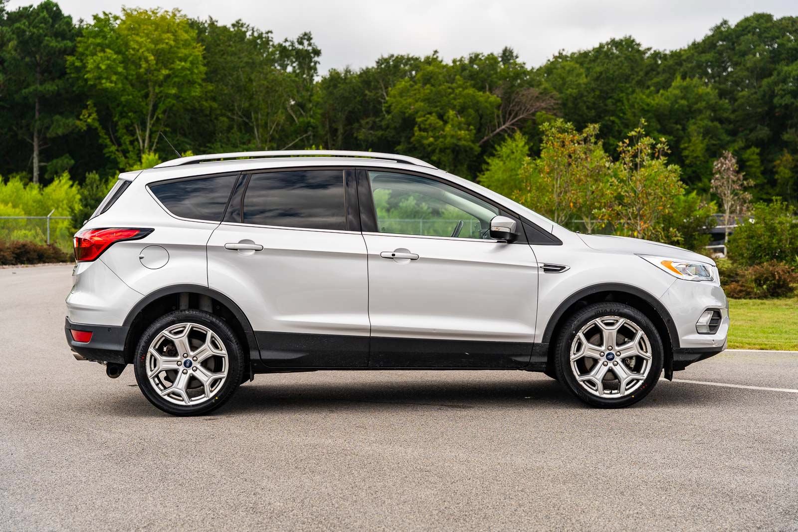 Used 2019 Ford Escape Titanium AWD/4WD image 8