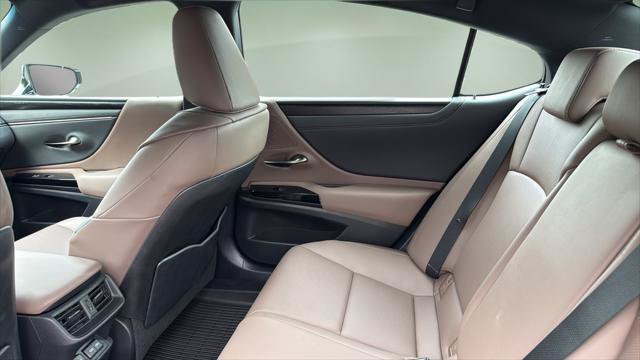 Certified 2023 Lexus ES 350 w/ Premium Package FWD image 16