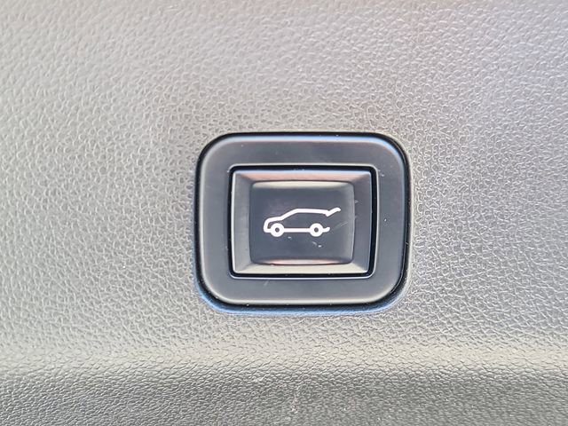 Used 2022 Chevrolet Suburban Premier image 12