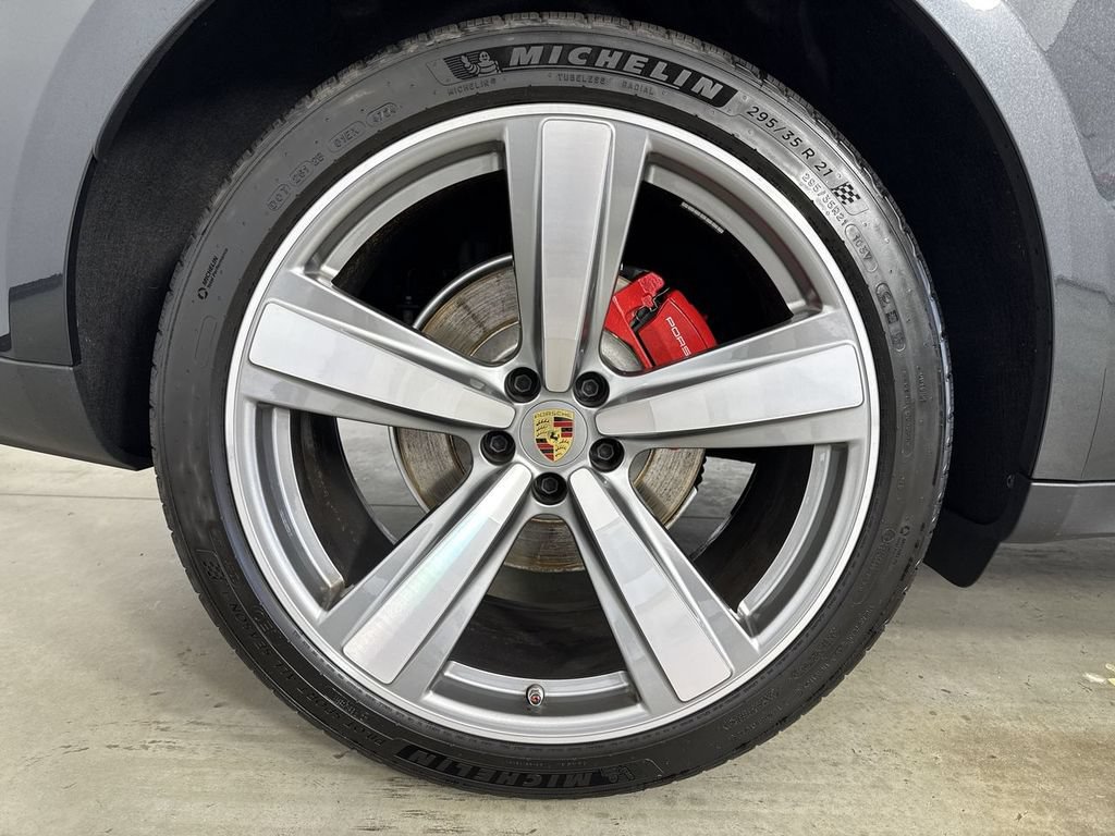 Certified 2025 Porsche Macan S AWD/4WD image 16