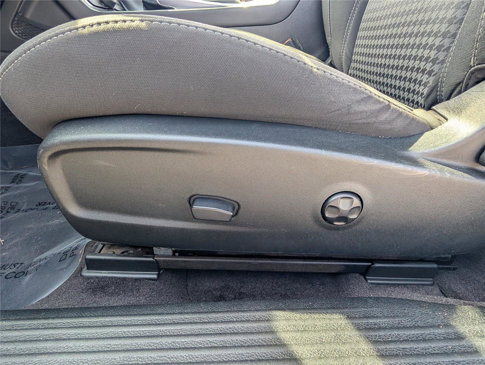 Used 2019 Dodge Challenger SXT w/ Blacktop Package image 18