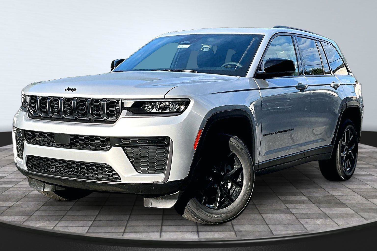 New 2026 Jeep Grand Cherokee Altitude AWD/4WD image 3