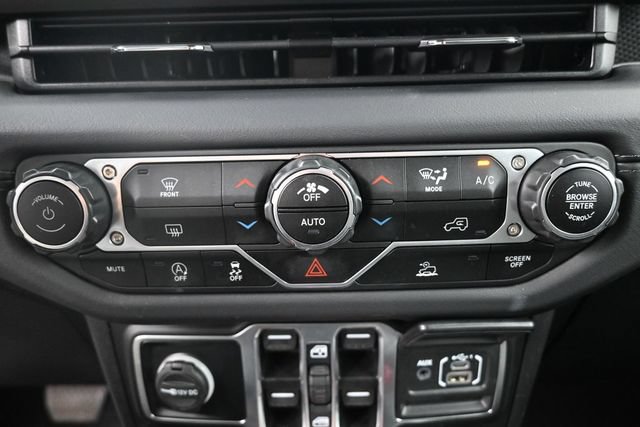 Used 2025 Jeep Wrangler Unlimited Rubicon AWD/4WD image 23