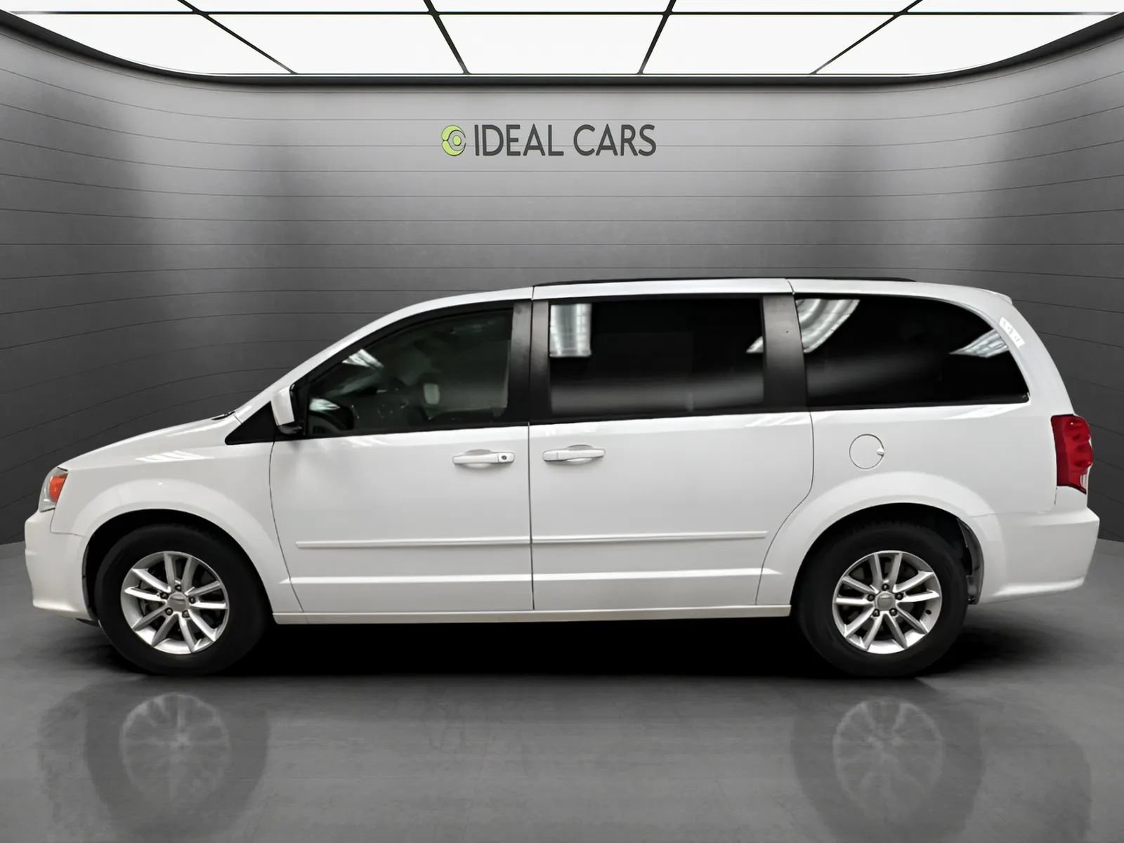 Used 2015 Dodge Grand Caravan SXT FWD image 8
