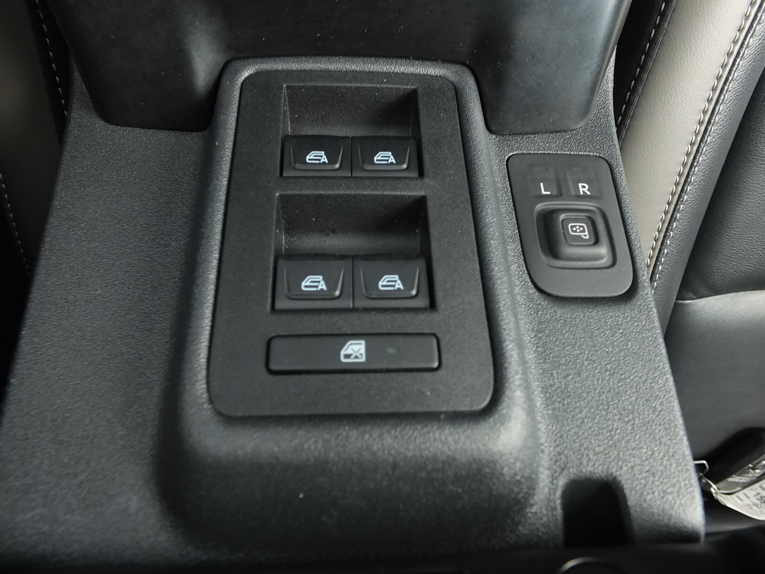 Used 2025 Ford Bronco Outer Banks AWD/4WD image 23
