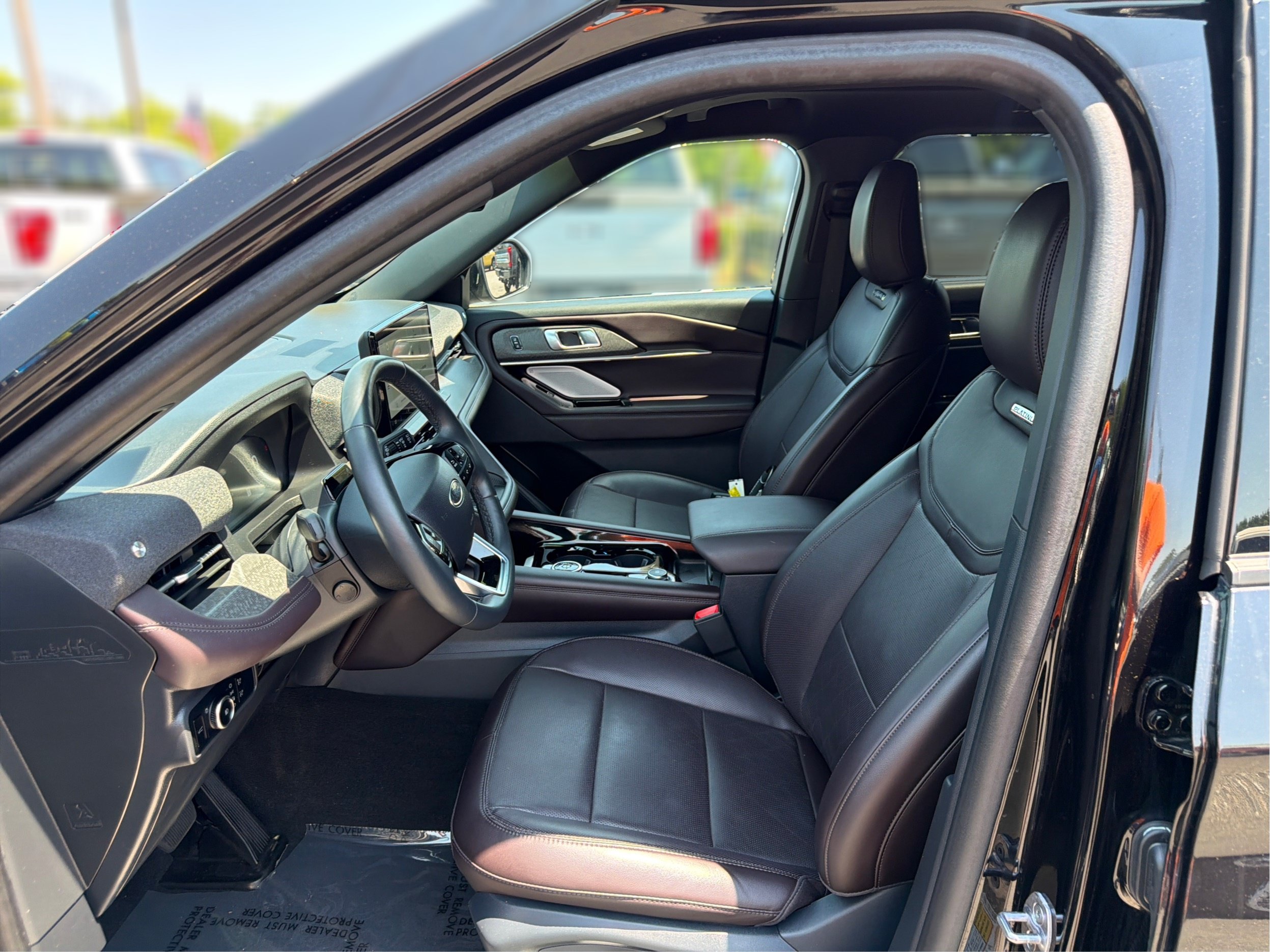 Used 2025 Ford Explorer Platinum AWD/4WD image 11