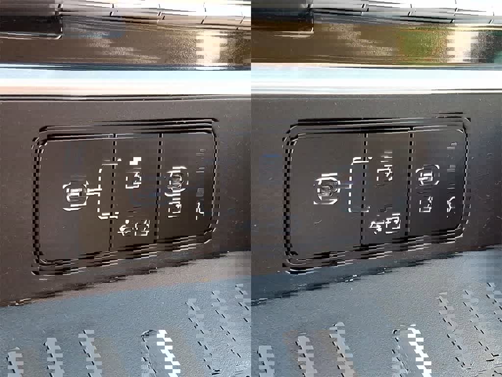 Used 2024 Hyundai Santa Fe SEL image 25