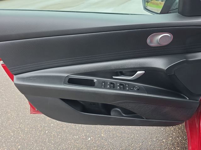 Used 2024 Hyundai Elantra SEL FWD image 13