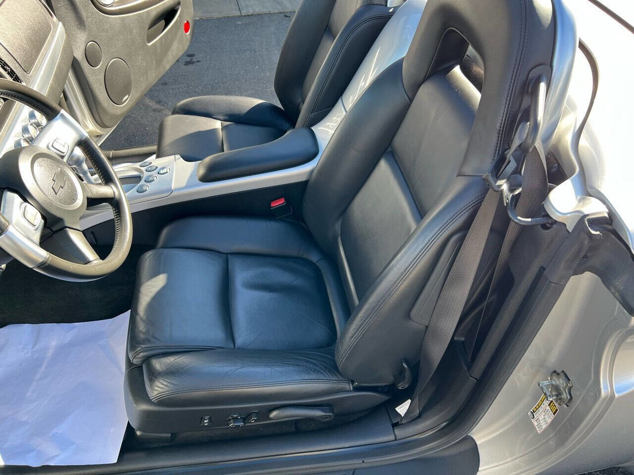 Used 2004 Chevrolet SSR w/ Preferred Equipment Group RWD image 45