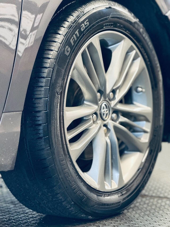 Used 2017 Toyota Camry SE FWD image 20