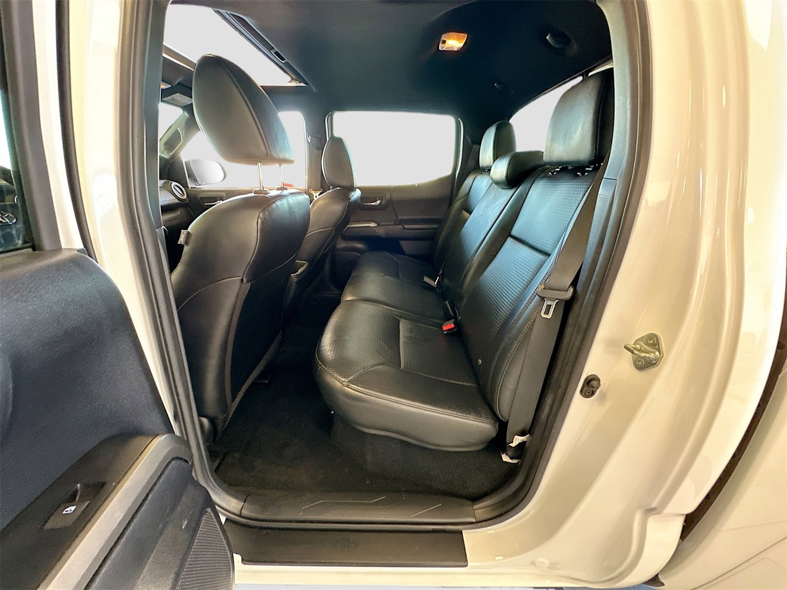 Used 2020 Toyota Tacoma Limited image 26