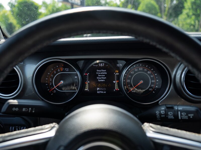 Used 2018 Jeep Wrangler Unlimited Sahara w/ Dual Top Group AWD/4WD image 28