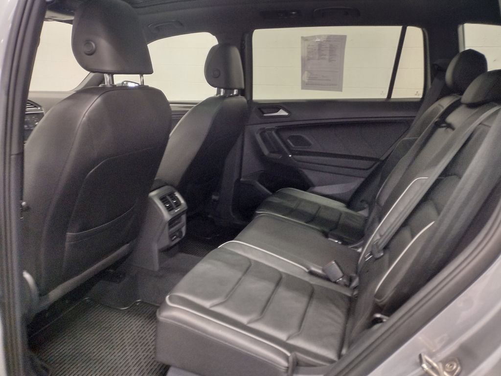 Used 2020 Volkswagen Tiguan SEL Premium R-Line image 29
