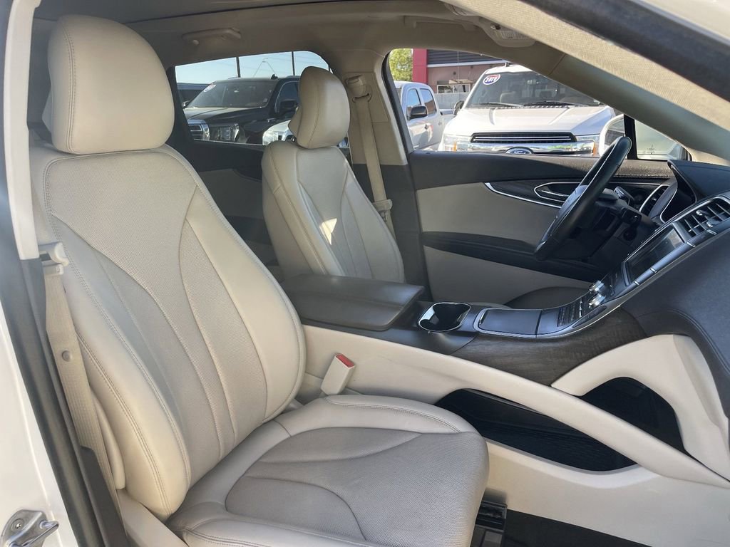 Used 2019 Lincoln Nautilus Reserve FWD image 12