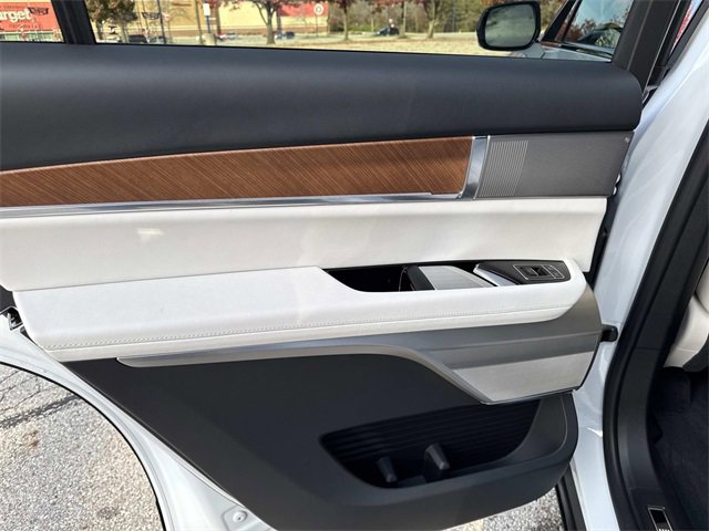 New 2026 Cadillac Vistiq Sport image 11