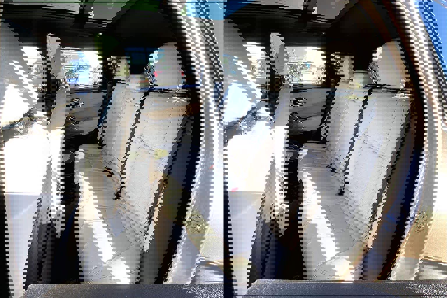 Used 2022 Land Rover Range Rover Velar R-Dynamic HSE image 29