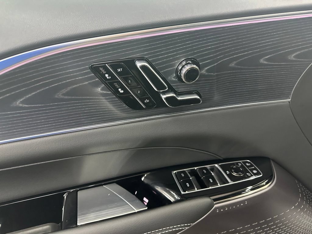New 2026 Cadillac Lyriq Luxury AWD/4WD image 33