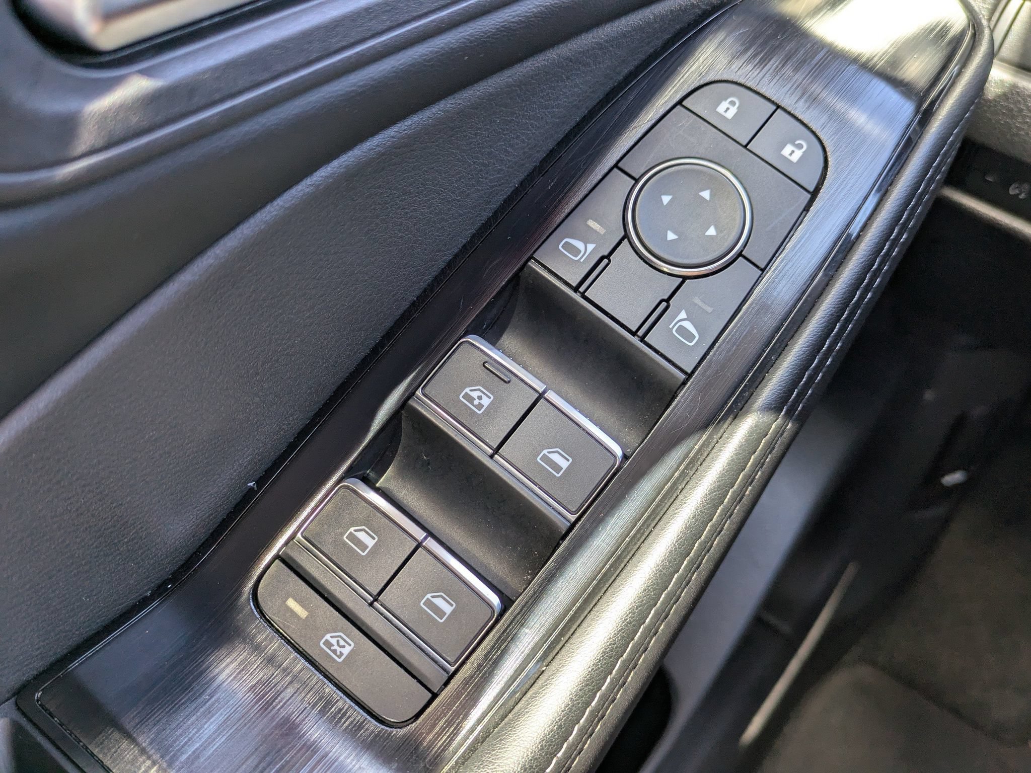 Certified 2026 Nissan Rogue SL AWD/4WD image 24