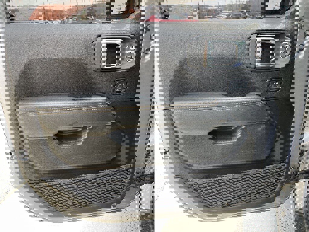 Used 2020 Jeep Wrangler Unlimited Sahara image 5