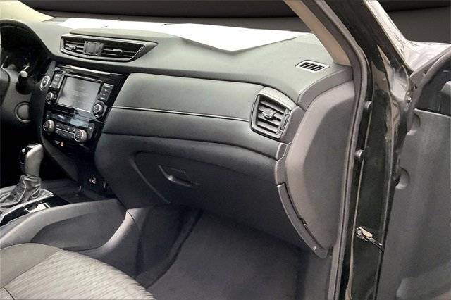 Certified 2020 Nissan Rogue SV image 14