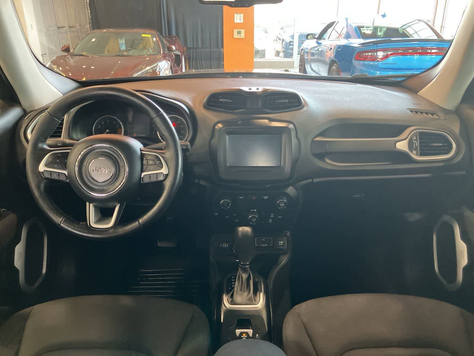 Used 2020 Jeep Renegade Latitude w/ Cold Weather Group AWD/4WD image 23