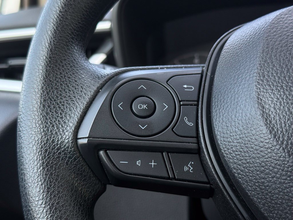 Used 2025 Toyota Corolla LE FWD image 20