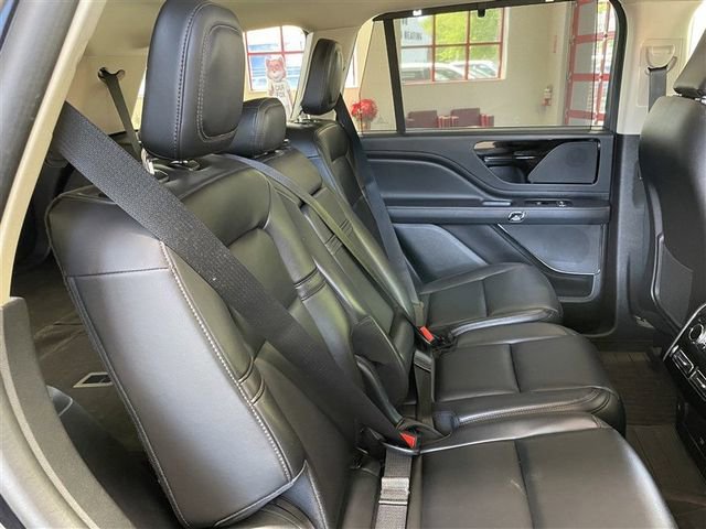 Used 2023 Lincoln Aviator AWD image 27