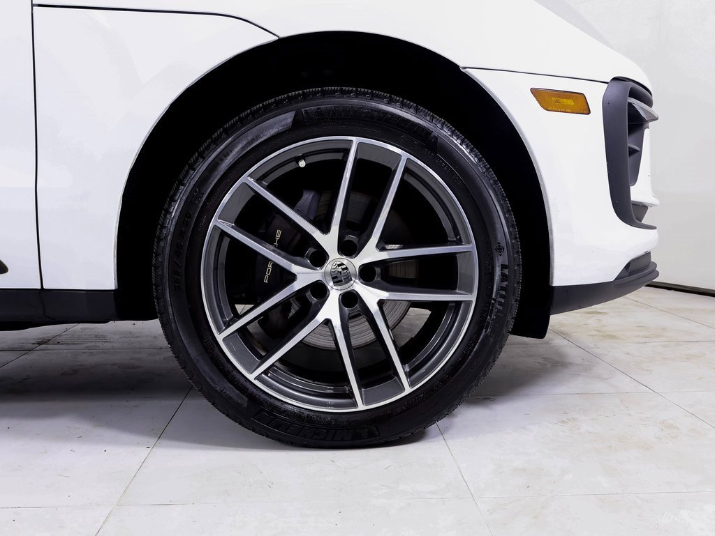 Certified 2024 Porsche Macan w/ Premium Plus Package image 21
