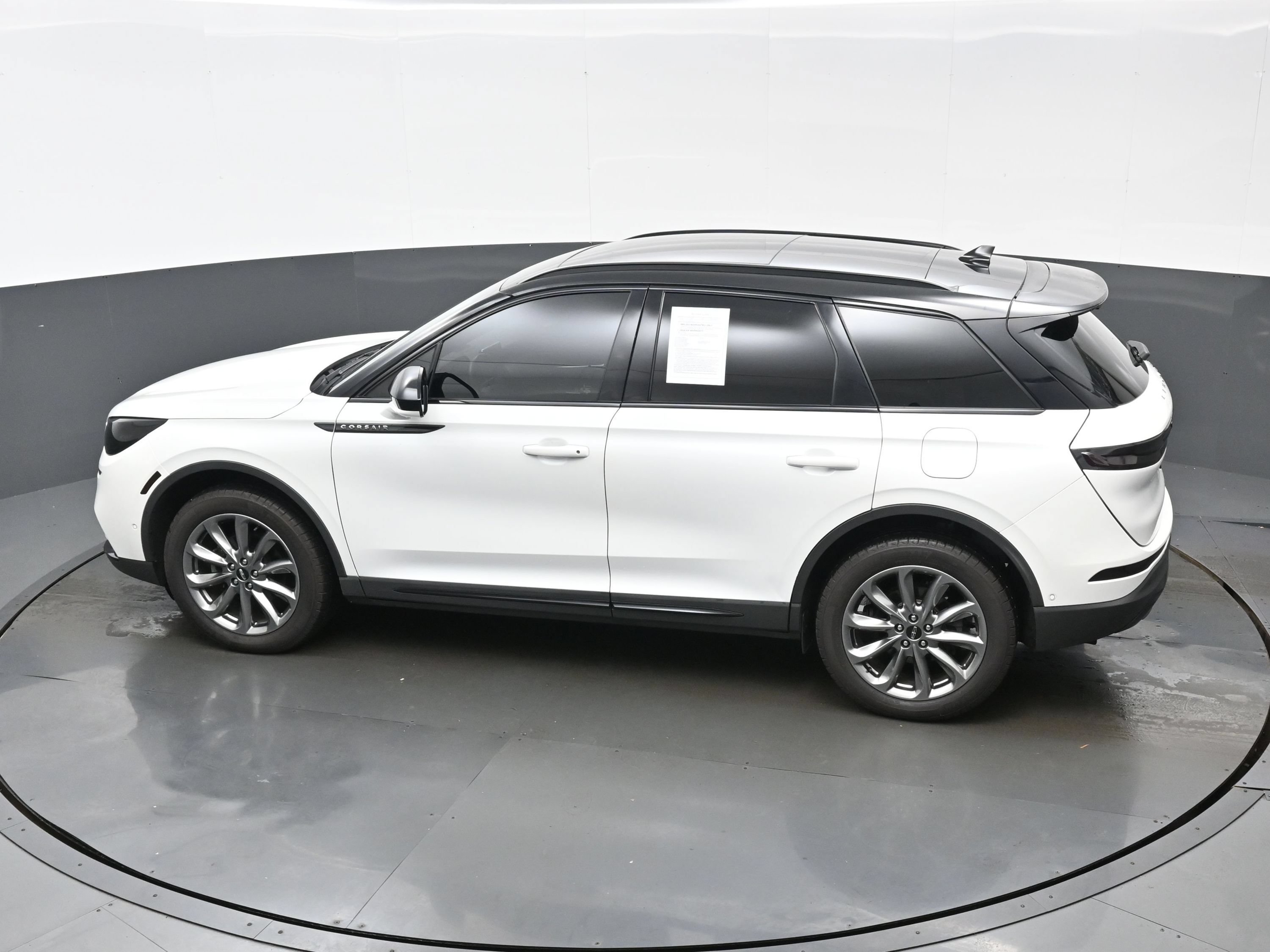 Used 2022 Lincoln Corsair AWD w/ Premium Package image 36