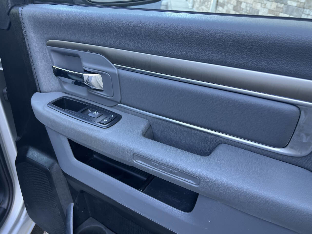 Used 2015 RAM 1500 Classic SLT image 14