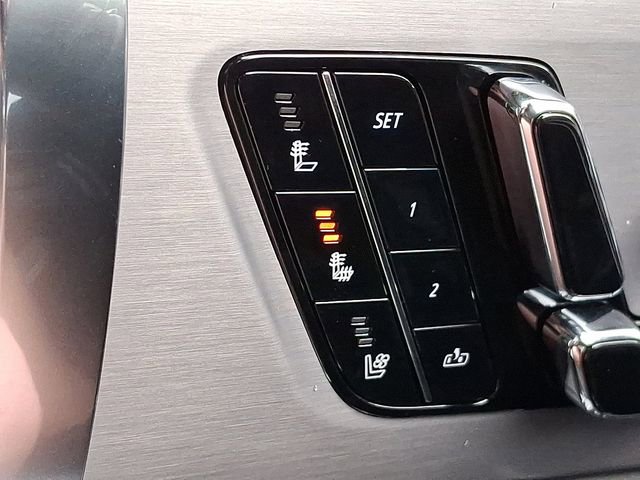 New 2026 Cadillac Vistiq Luxury w/ LPO, Floor Liner Package image 16