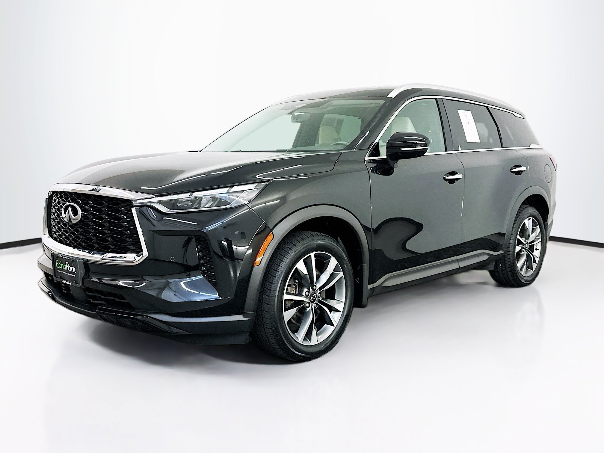 Used 2023 INFINITI QX60 Luxe w/ Cargo Package AWD/4WD image 3