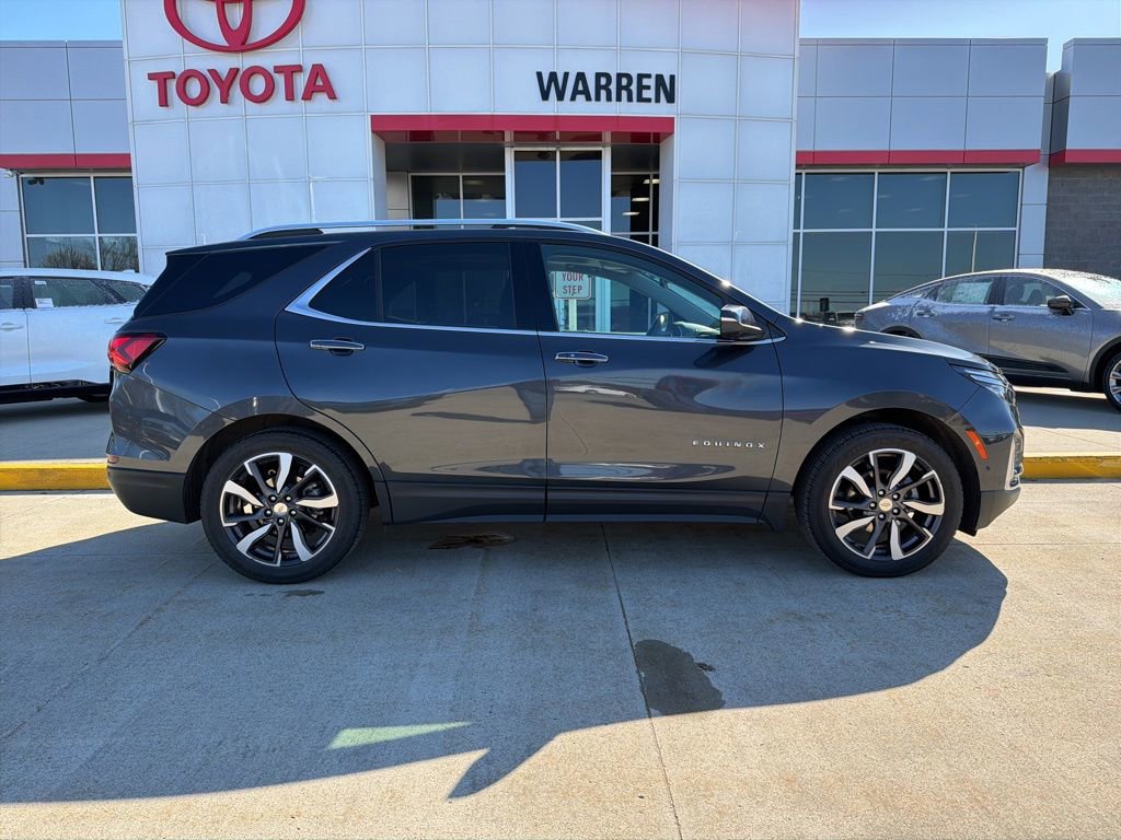 Used 2022 Chevrolet Equinox Premier image 3