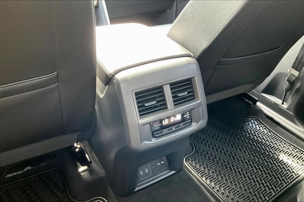 Used 2023 Volkswagen Atlas SE w/ Panoramic Sunroof Package FWD image 14