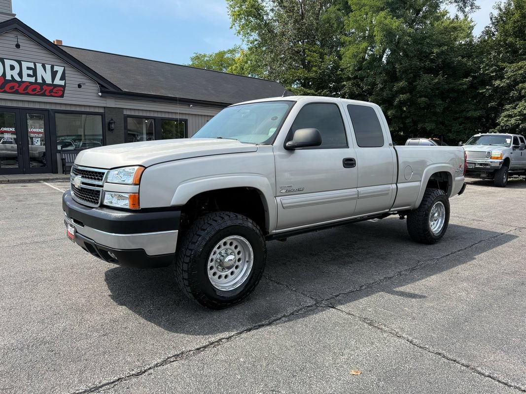 Used 2007 Chevrolet Silverado 2500 LT w/ Heavy-Duty Power Package AWD/4WD image 6