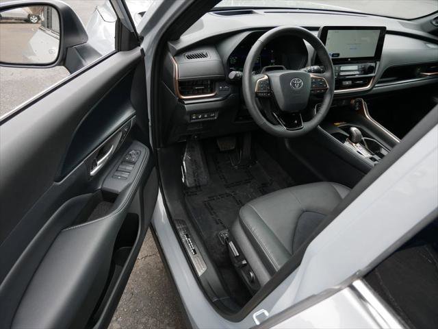 Certified 2025 Toyota Grand Highlander AWD Hybrid image 10