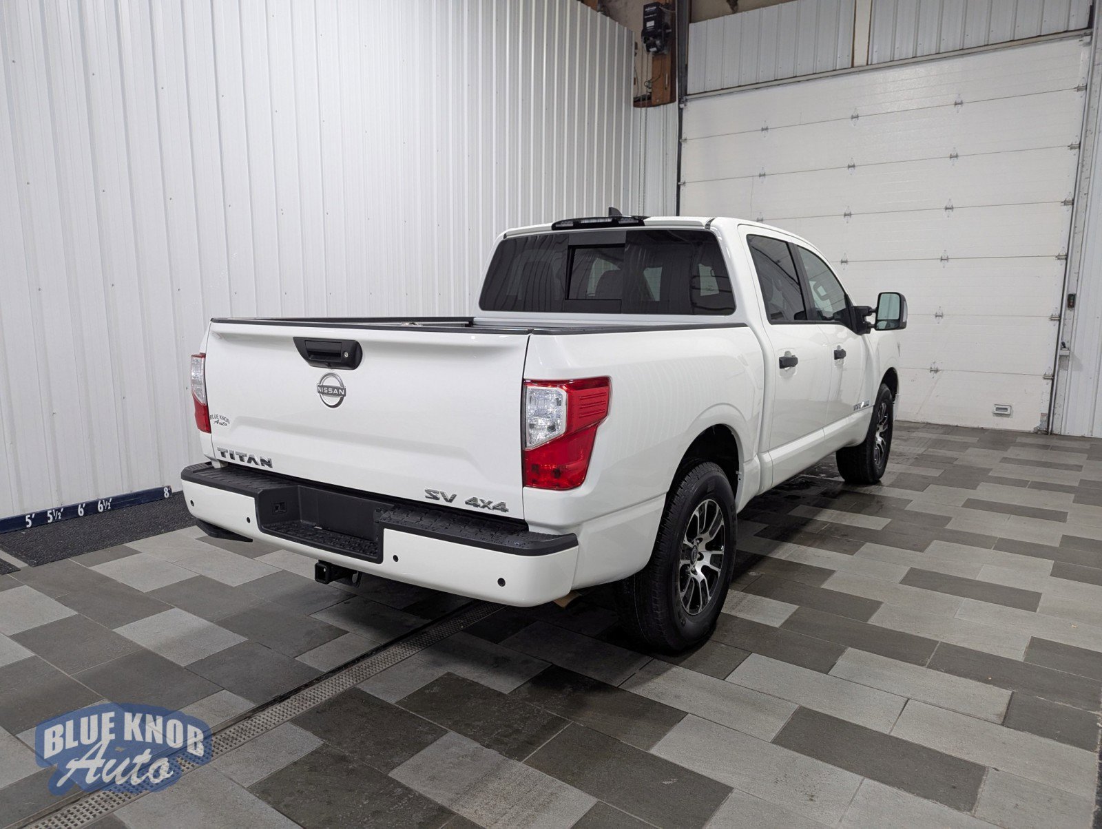 Used 2024 Nissan Titan SV w/ SV Convenience Package image 5