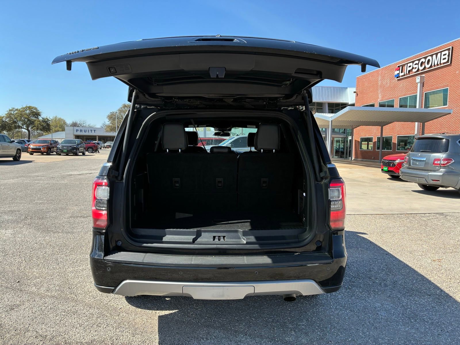 Used 2018 Ford Expedition Limited w/ Driver Assistance Package image 12